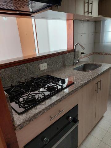 ARRIENDO APTO REMODELADO TORRE 8 ARRIENDO APTO REMODELADO TORRE 8